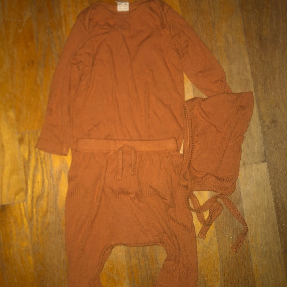 Kate Quinn modal ribbed set